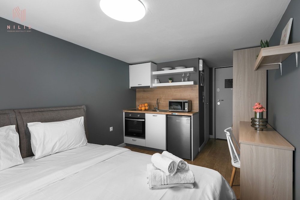 Hotel Denizen Boutique Apartments, Nilie Hospitality Mgmt