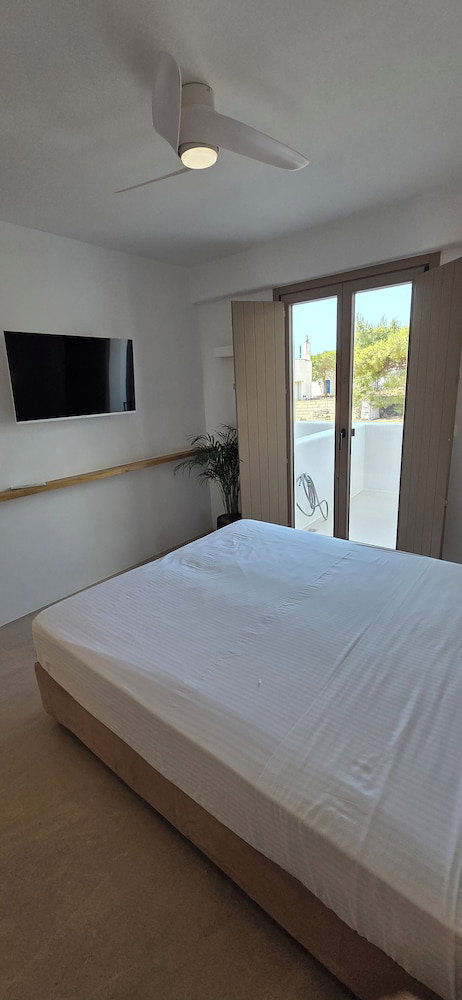 Reya Suites