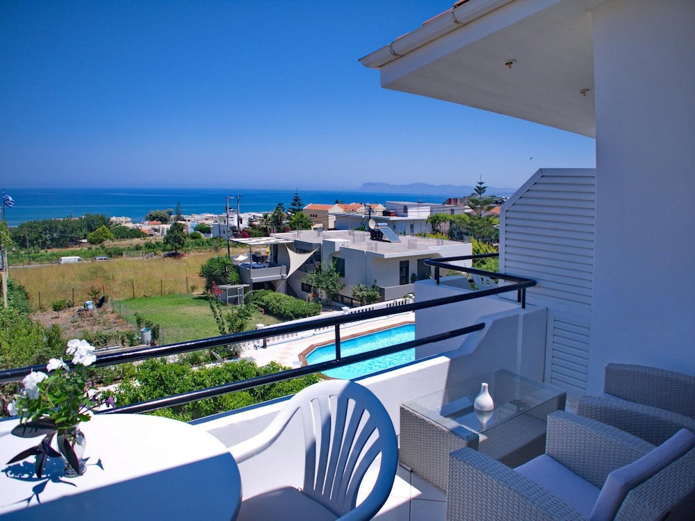 Hotel Rouladina Apt 6 In Stalos