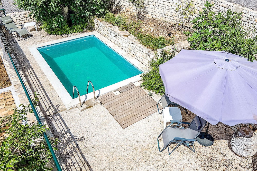 Hotel Villa Adamantia In Ozias
