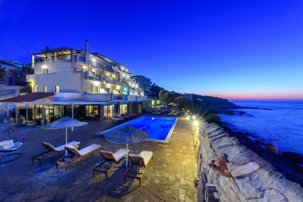 Hotel Cavos Bay Hotel And Studios