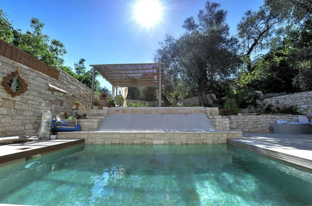 Hotel Leonora House With Private Pool Close To Gaios