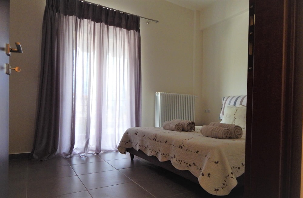 Hotel Samaras Apartments In Kamena Vourla