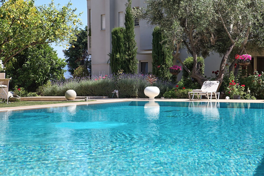 Hotel The Marble Resort