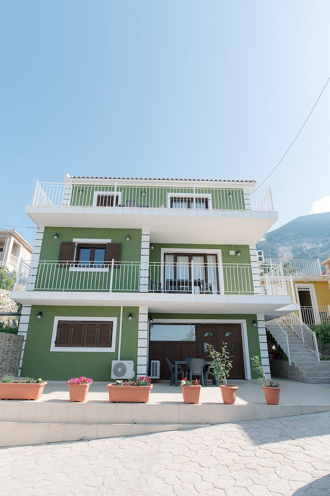 Hotel Lakis Residences