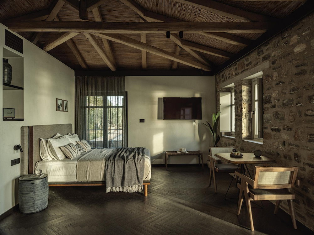 Hotel Athena Suite By Peliva Nature Suites