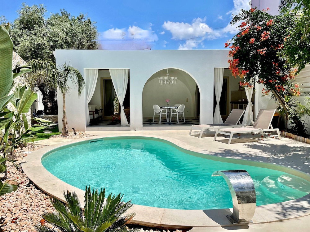 Hotel Byblos Aria-The Seaside Luxury Villa