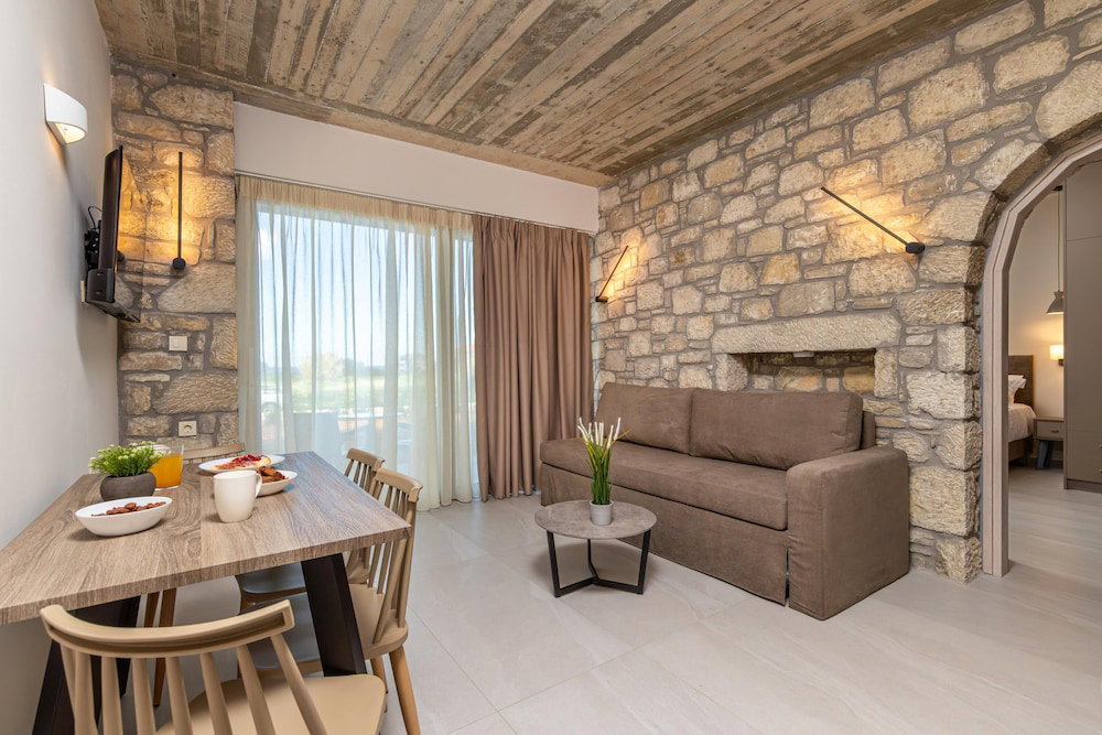 Hotel Achatis Apartments With Sea View