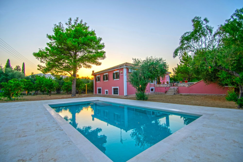 Hotel Doliva Estate