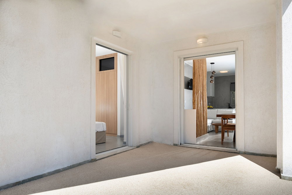 Elisa Seaside Luxury Suite Private Hot Tub, Beach
