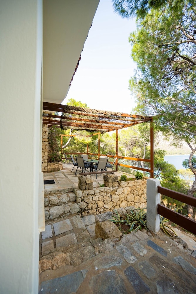 Aeraki Villa At Heraion Lagoon