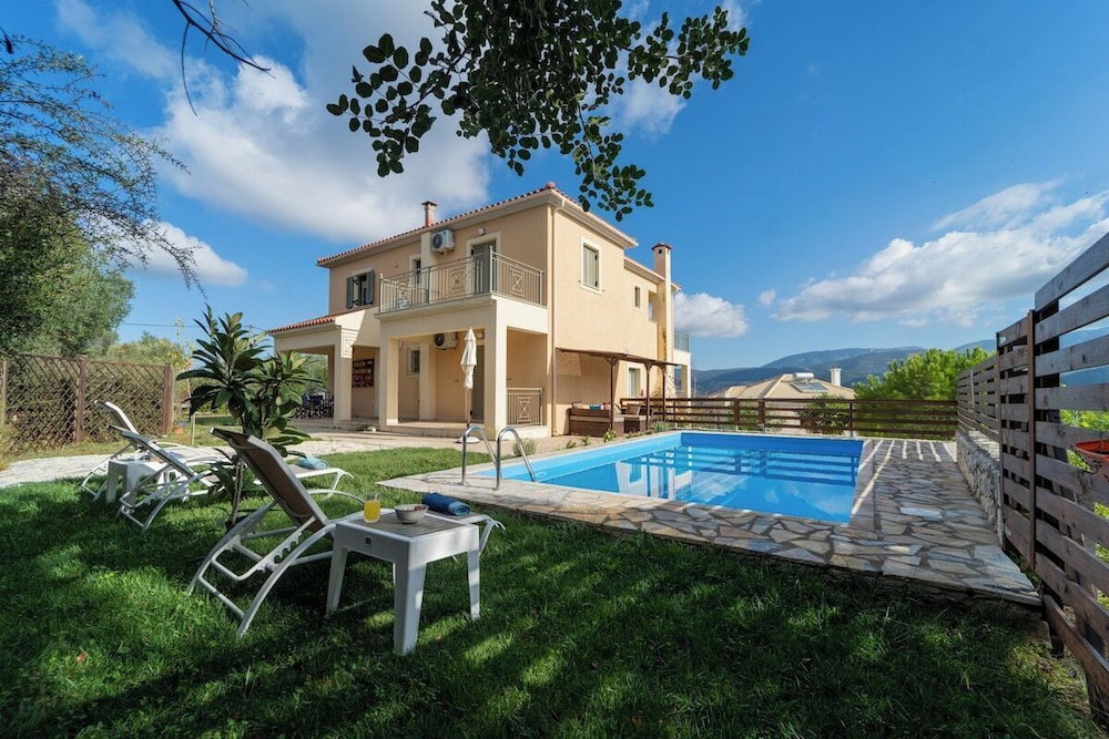 Hotel Belle Helen S Villa - 3 Bedrooms Billiard Pool