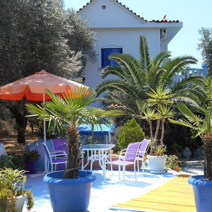 Hotel Holiday Apartment With Sea View And Mountains View cazare Sami
