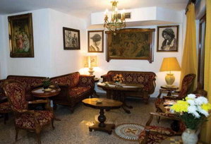 Hotel La Riva cazare Taormina