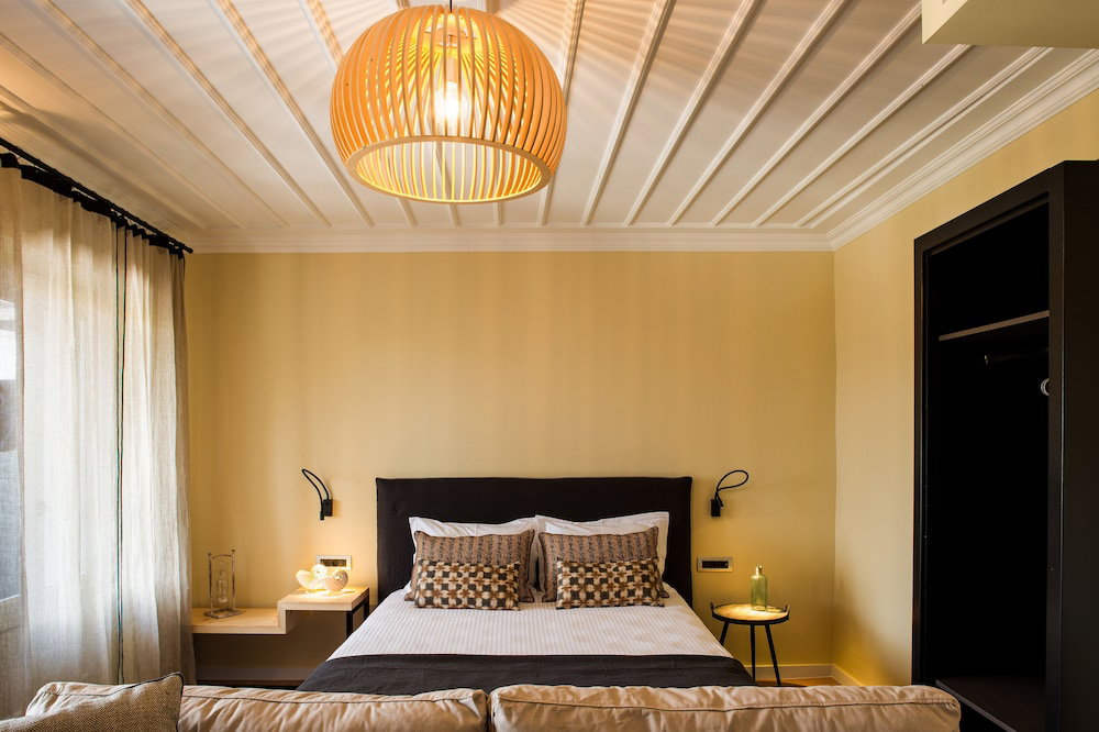 Aethra Rooms