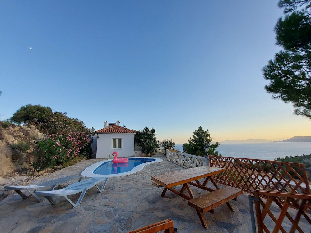 Hotel Apartment With Pool And Panorama View