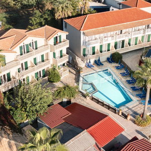 Hotel Manthos Beachfront Apartments cazare Agios Sostis