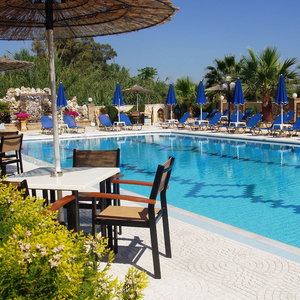 Hotel Paradise Apartments cazare Paralia Vergas