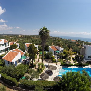 Hotel Paris Village cazare Longa