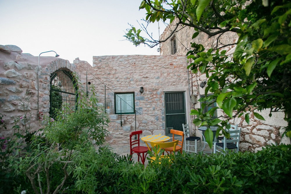 Hotel Charouda Country House