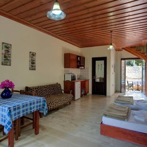 Hotel Group Accomodation, Heliopetra Studios And Houses cazare Almirida