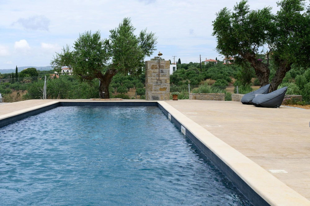 Hotel Modone Villas In Peloponnese