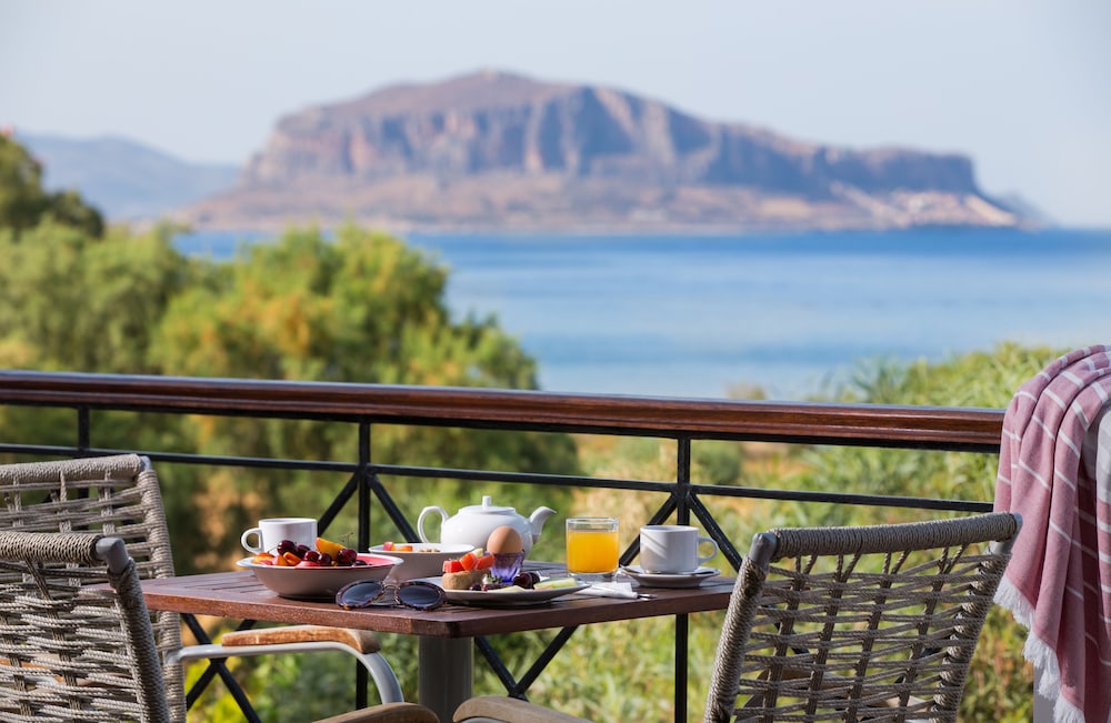 Hotel Iris Beach Hotel