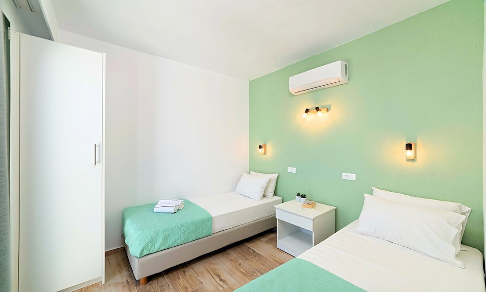 Istron Homes