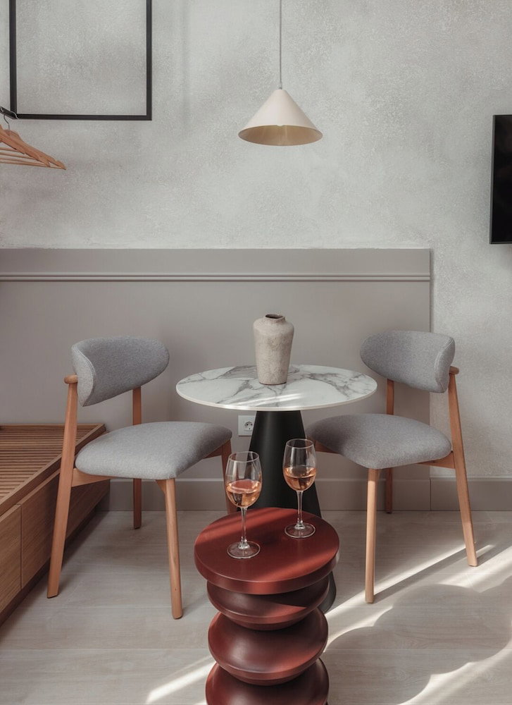 Luxury Suites By Lato