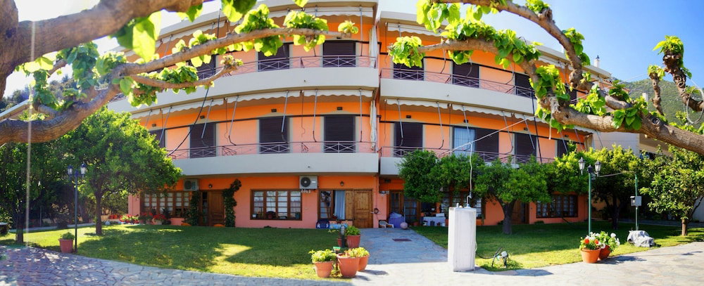 Hotel Pharos Rooms