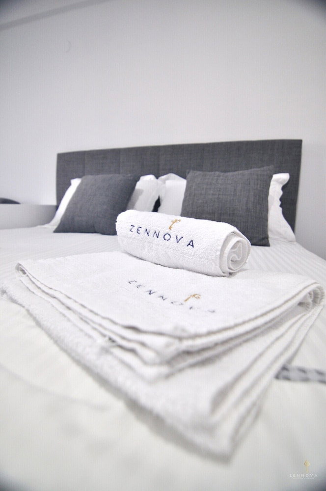 Hotel Zennova Sirene Luxury Studios