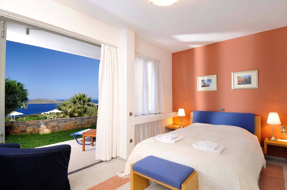 Elounda Living Residences By Ghh