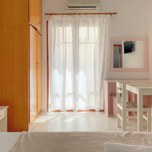 Hotel Captain Michalis Apartments - 750M From Kalamaki Beach cazare Galatas