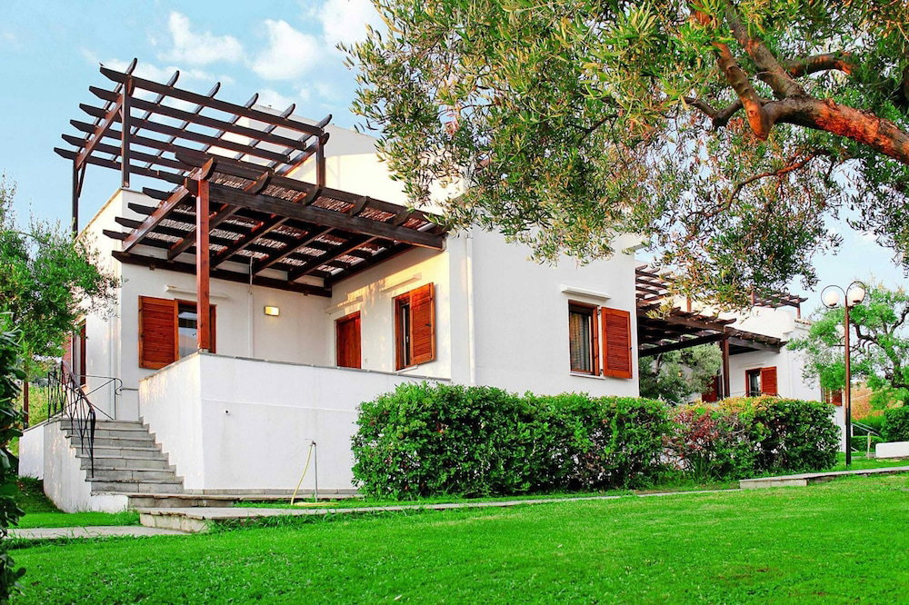 Hotel Seaview Holiday Home In Gerakini For 6