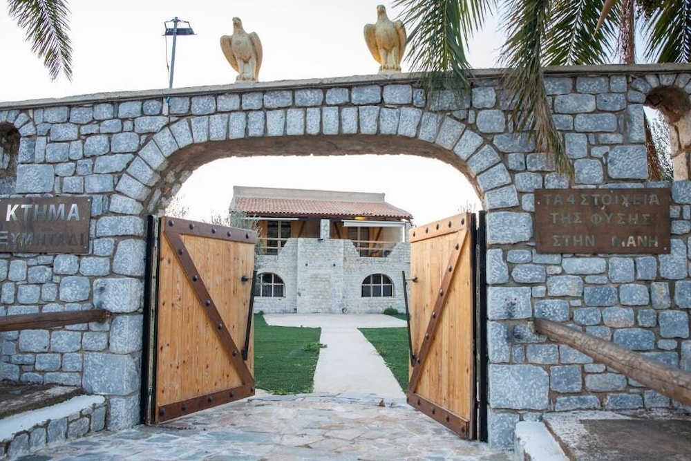 Hotel Ximitadi Estate