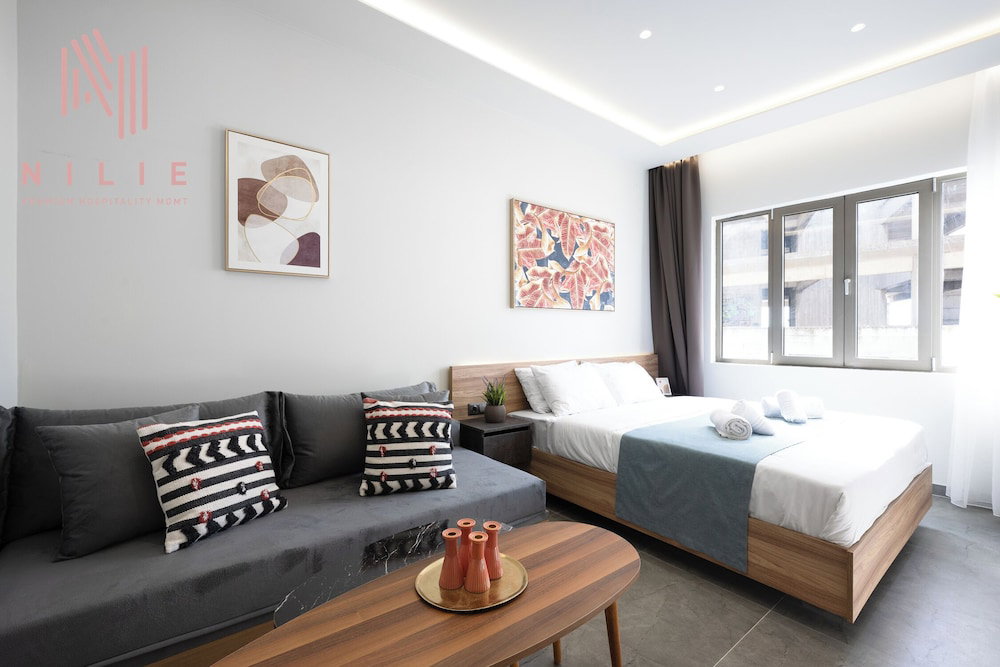 Hotel Pantheon Nilie Hospitality Mgmt