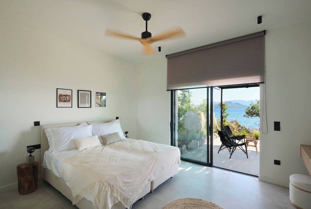 Floating Cubes Villas Aegina
