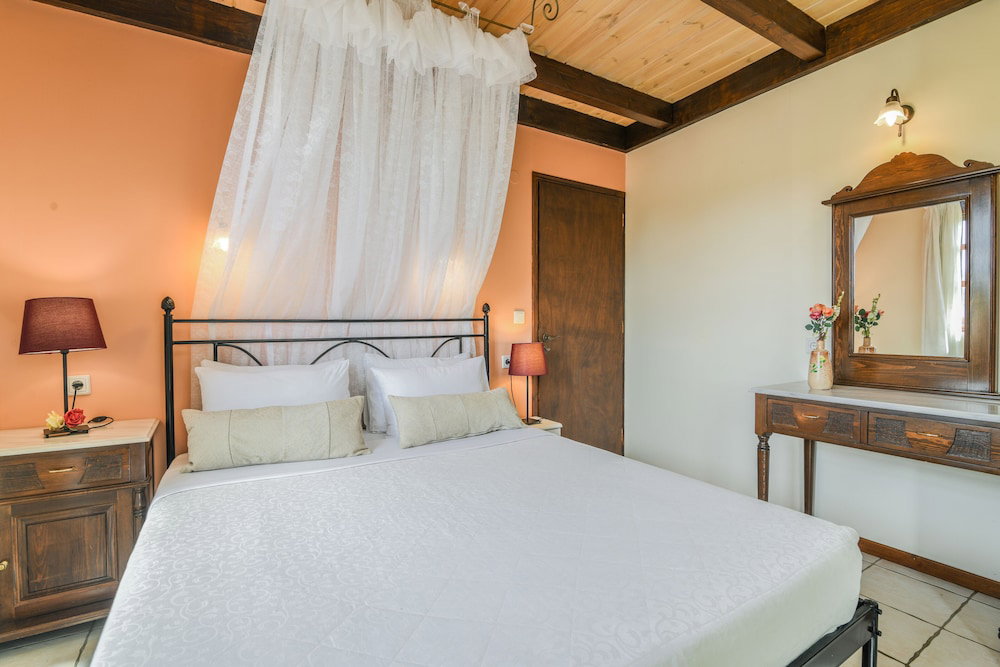 Hotel Villas Therianos