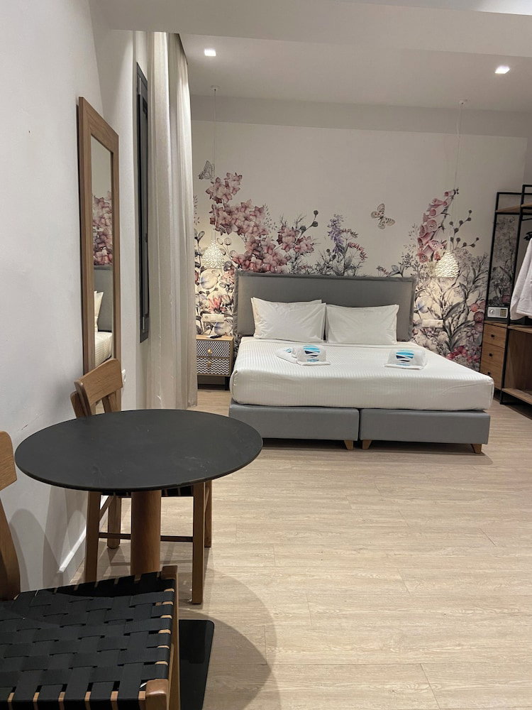 Hotel Maritime Suites