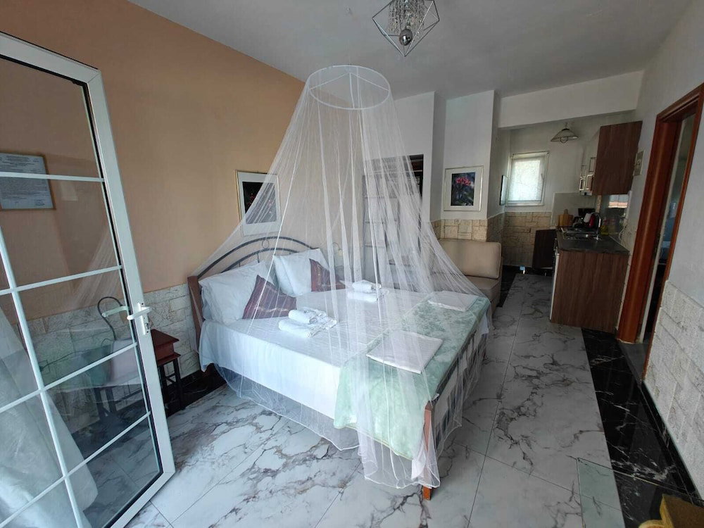 Hotel Villa Askamnia And Suites