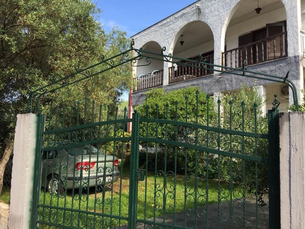 Hotel Velikis Apartments