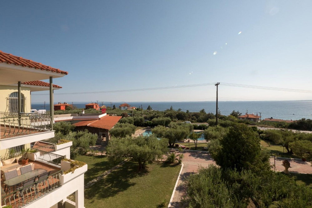 Hotel Duplex Gerakini Apartment With Pool