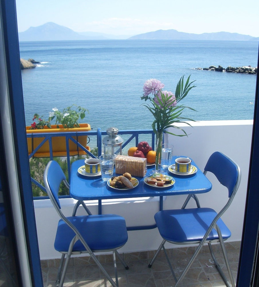 Hotel Alkistis Cozy By The Beach Apartment In Ikaria Island Intherma Bay - 2Nd Floor