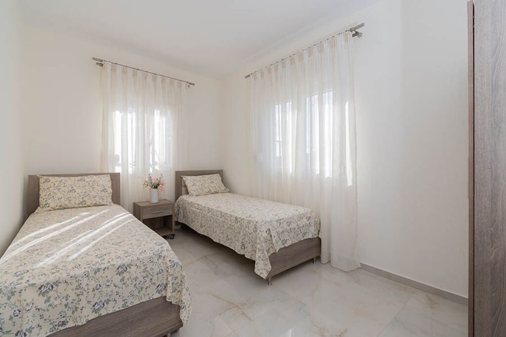 Hotel Paradise House