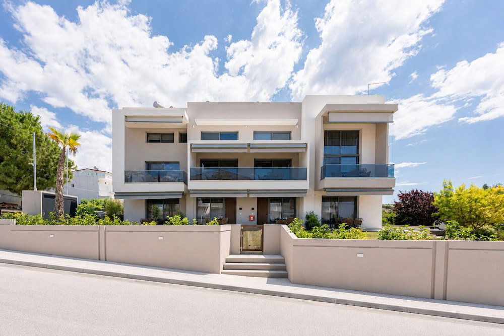Hotel Sea Breeze Luxury Apartments