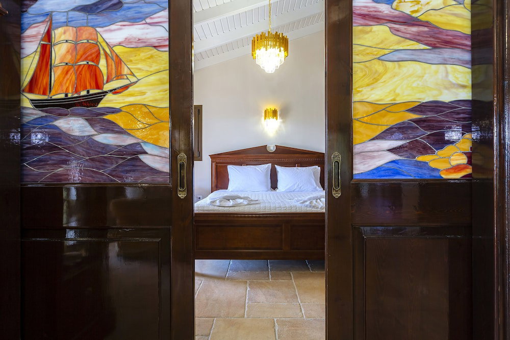 Solaris Methea Deluxe Suites