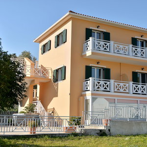 Hotel Villa Reverenza cazare Pyrgadikia