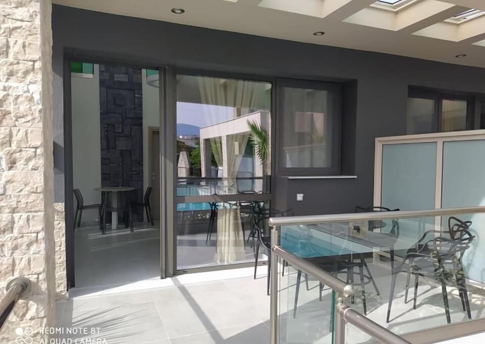 Amalia Deluxe Villas