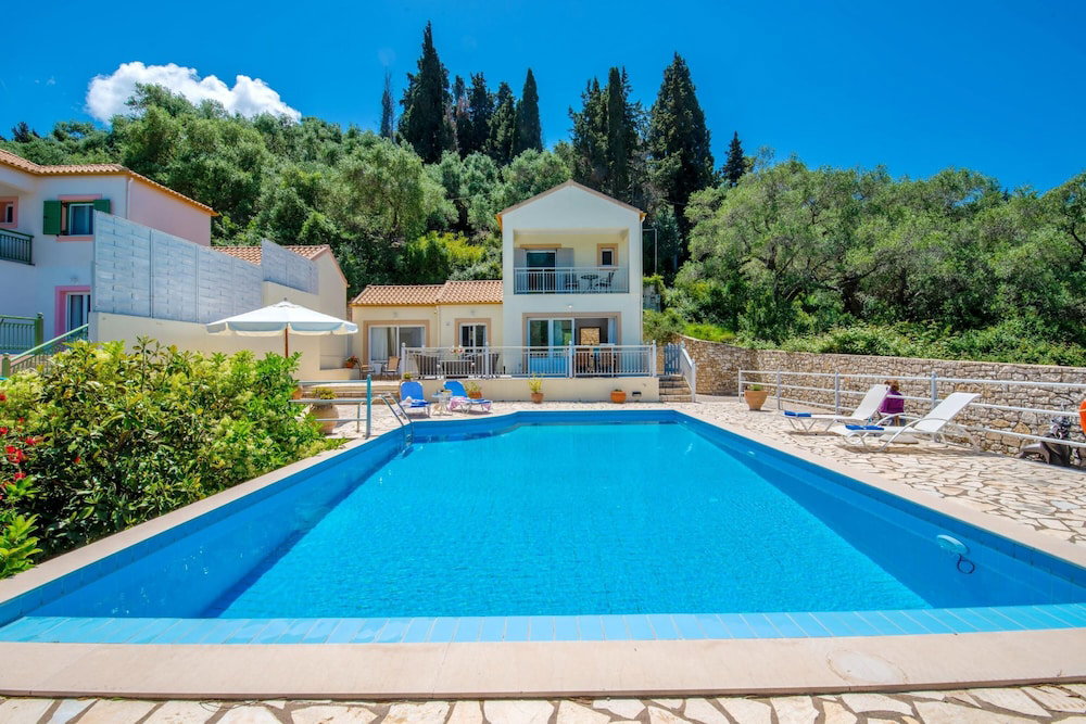 Hotel Amphitrite In Paxi With 2 Bedrooms And 2 Bathrooms