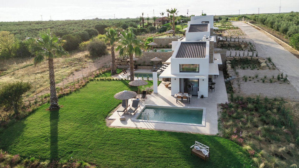 Hotel Flamingo Living Suites & Villas